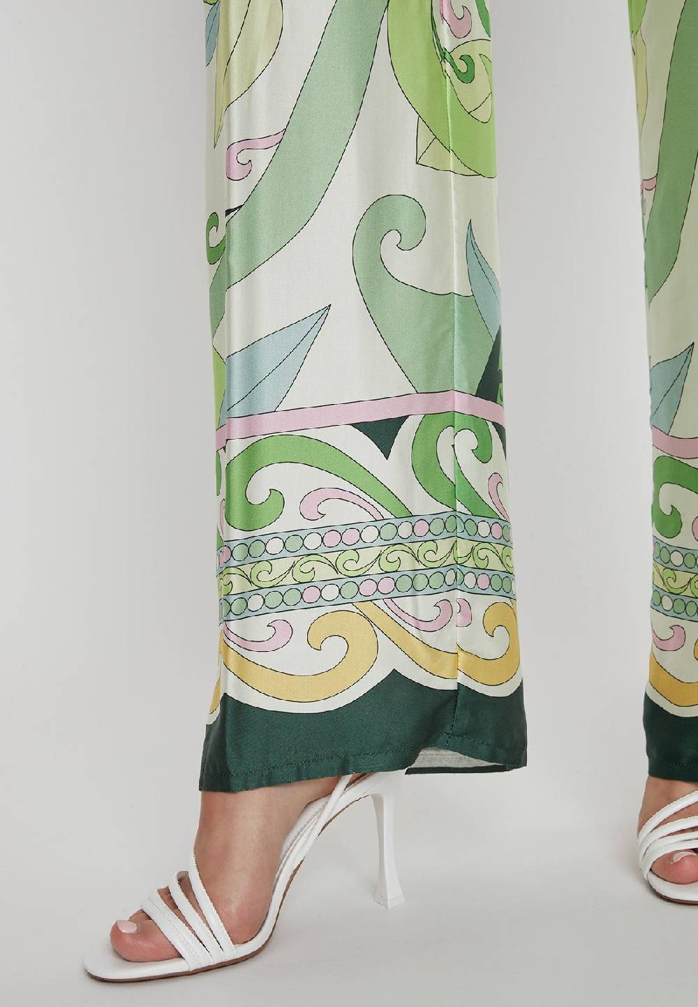 Ana Alcazar Satinhose Pecosa