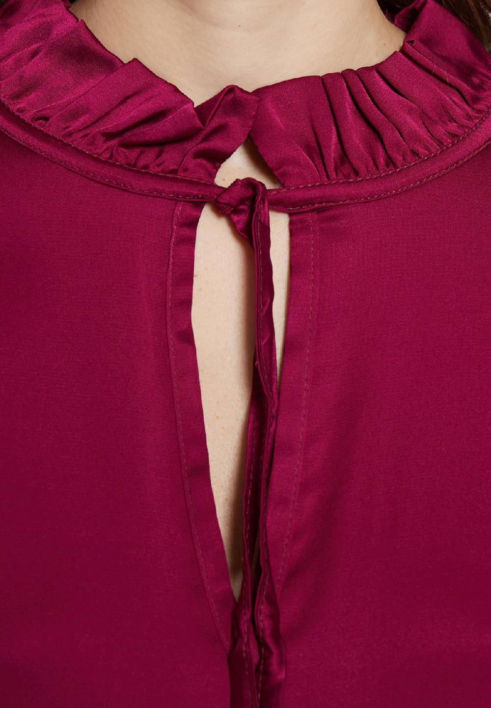 Ana Alcazar Satinkleid Ekimy