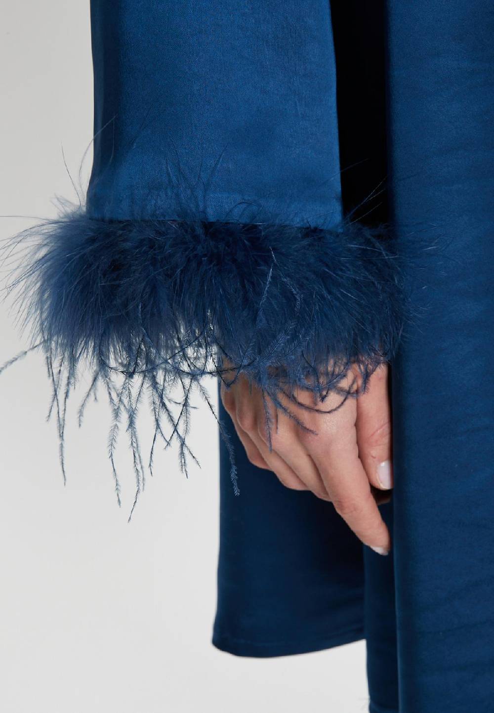 Ana Alcazar Satinkleid Siba