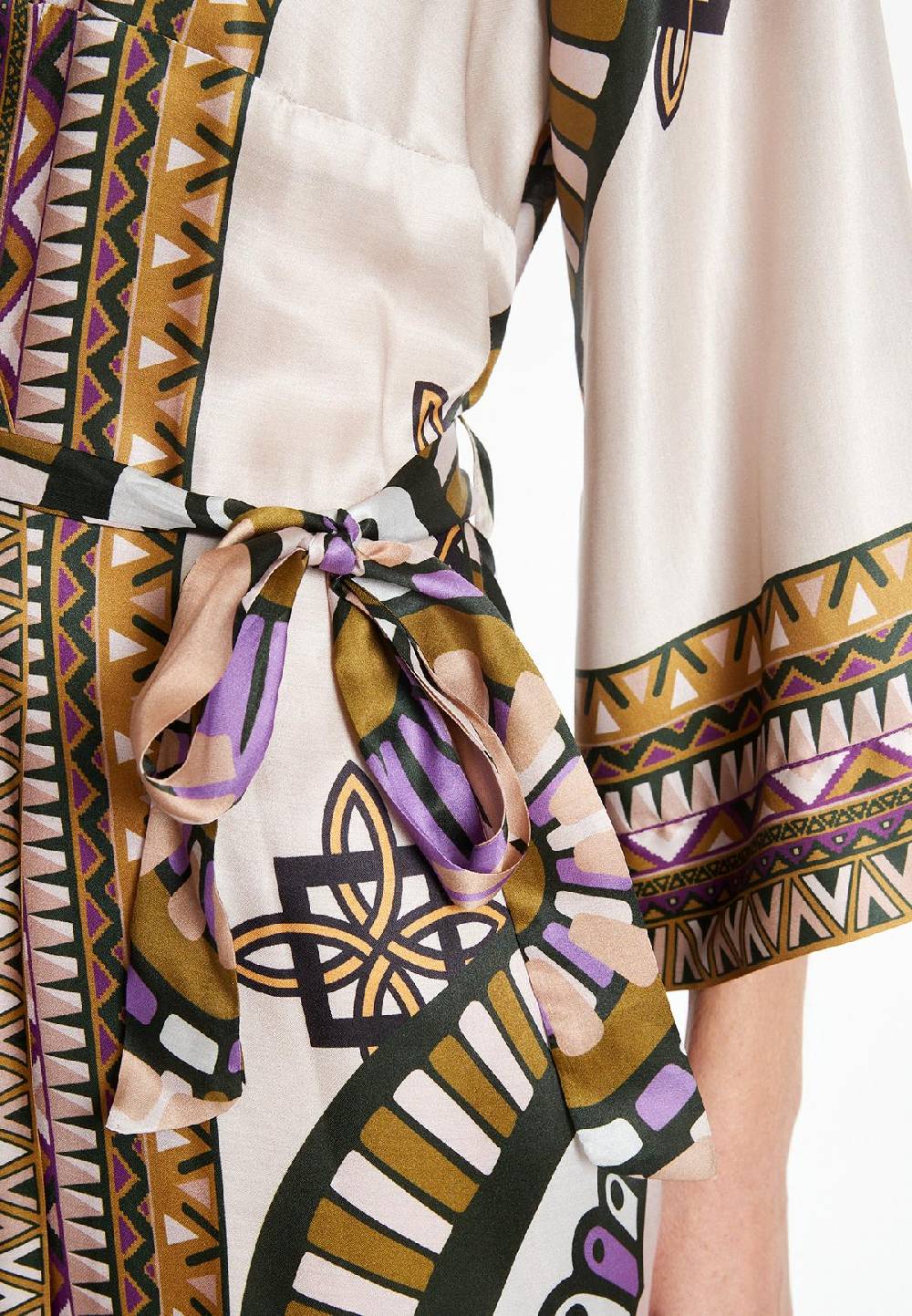 Ana Alcazar Seidenkimono Lafora