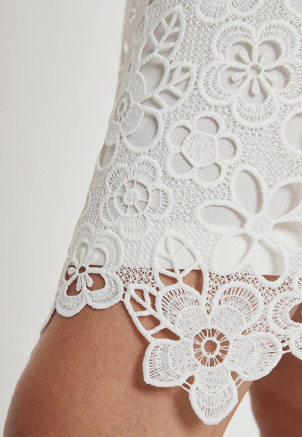 Ana Alcazar Spitzenkleid Lady
