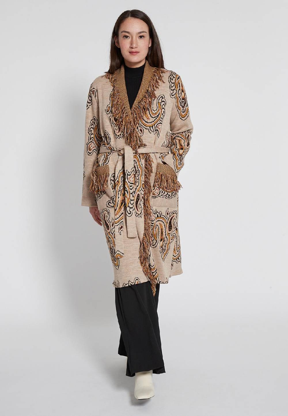 Ana Alcazar Strickmantel Haberil