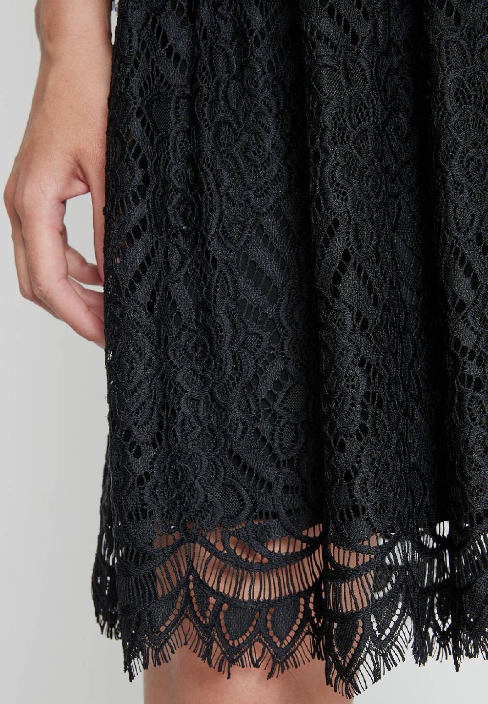 Ana Alcazar Stufenkleid Kadali