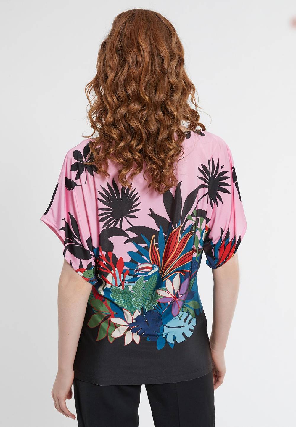 Ana Alcazar V-Top Domey