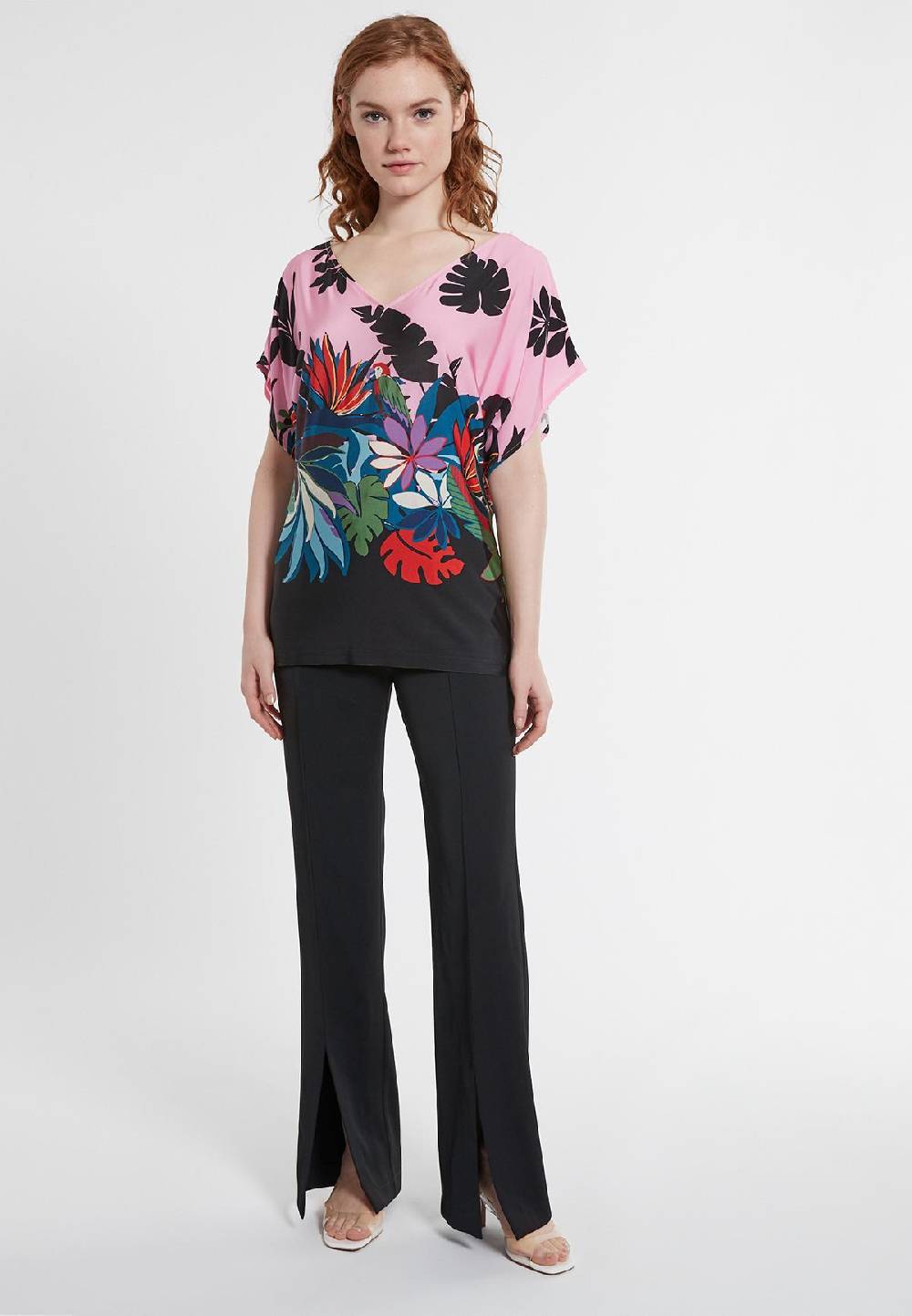 Ana Alcazar V-Top Domey