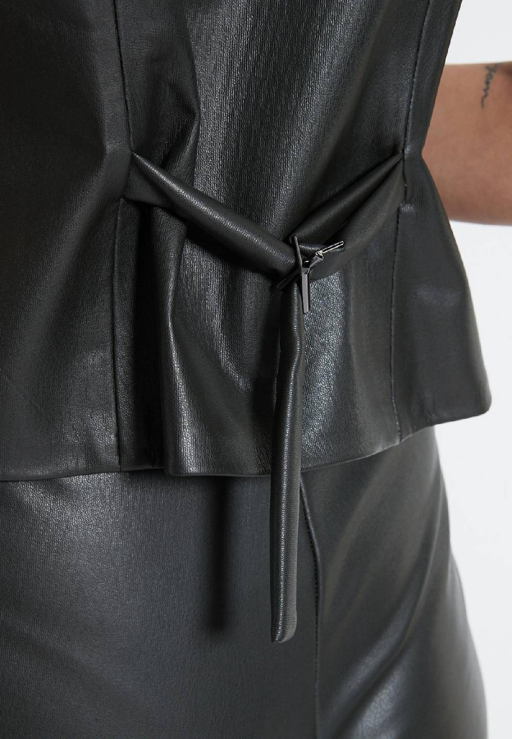 Ana Alcazar Weste Habane