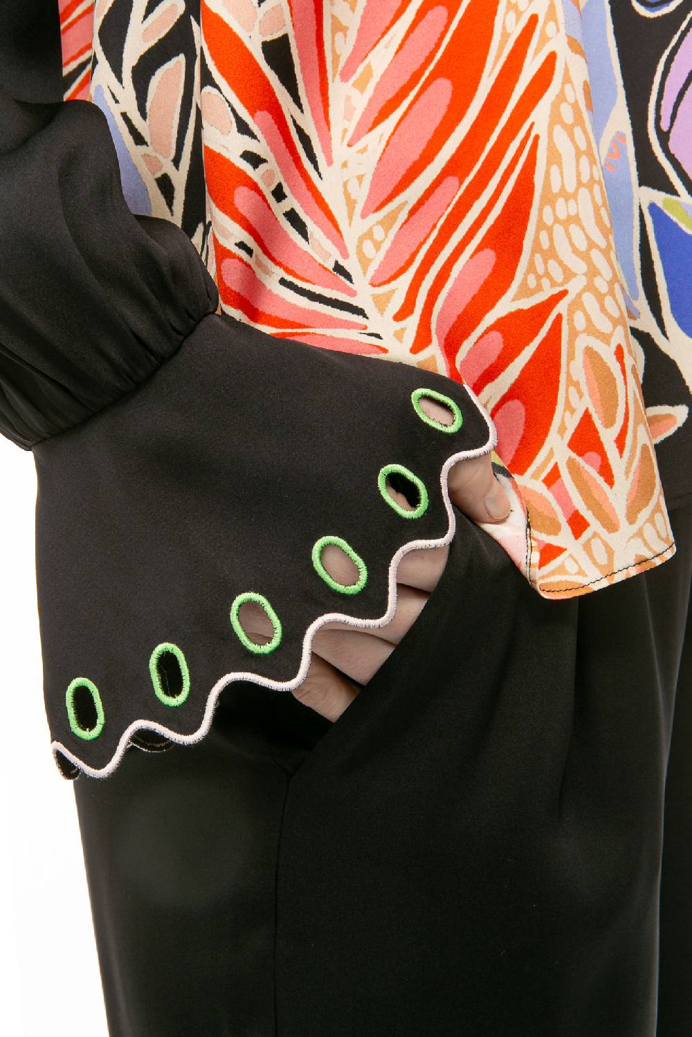 IVI GmbH BIG LEAVES Bluse Schwarz