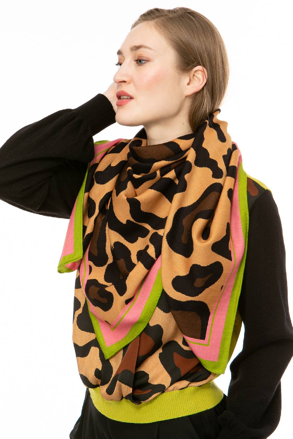 IVI GmbH BIG LEO Schal Braun