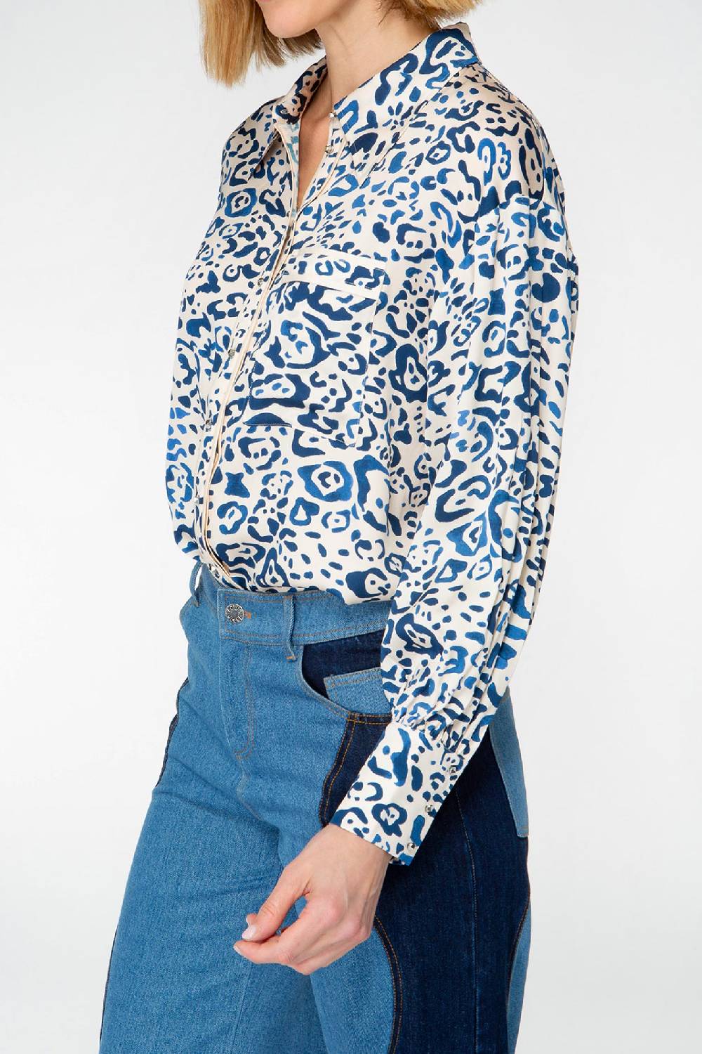 IVI GmbH BLUE LEO Hemdbluse Aus Seide