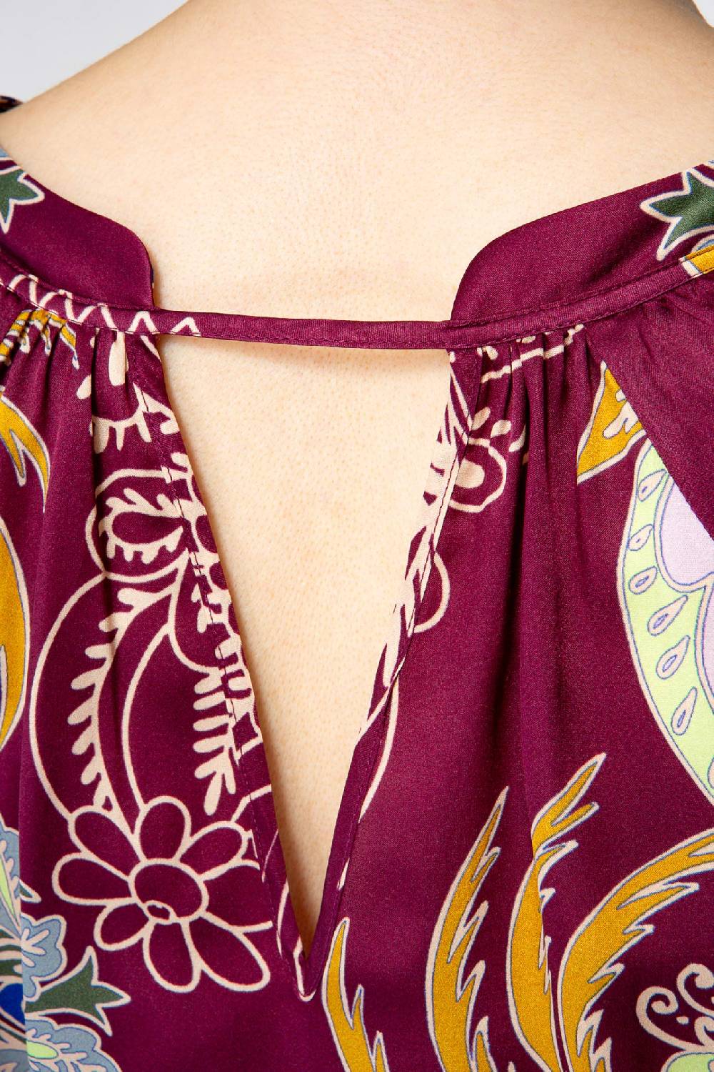 IVI GmbH GLAMOROUS Bluse Mit Cut Out