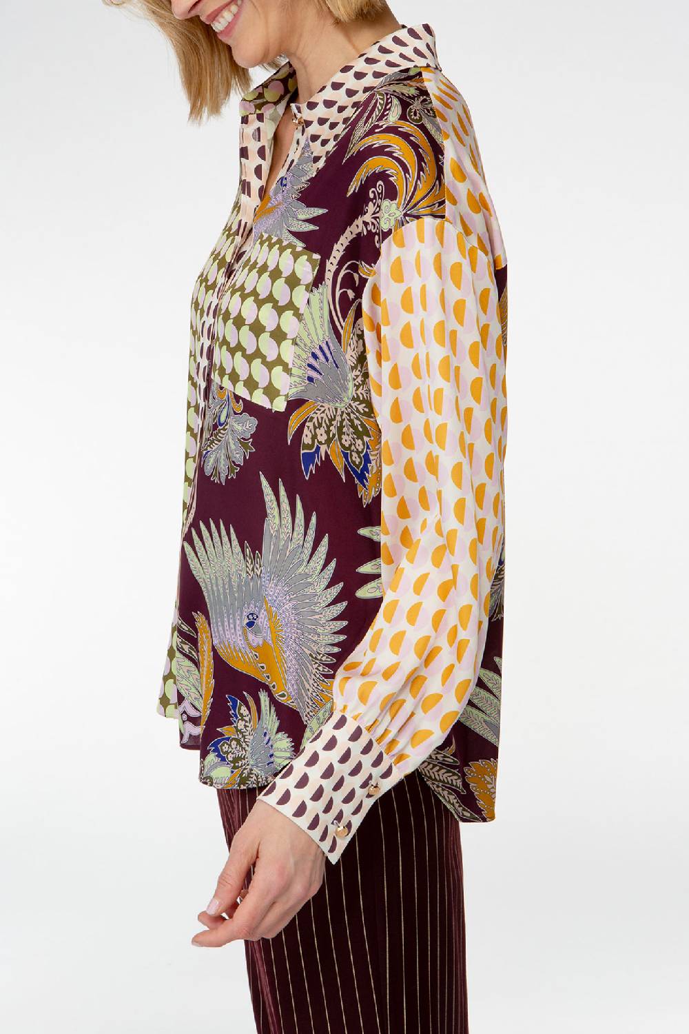 IVI GmbH GLAMOROUS Hemdbluse Im Patch Look