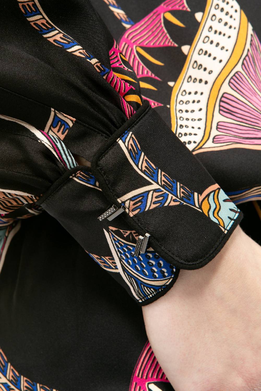 IVI GmbH LOTUS BLOSSOM Wickelbluse Schwarz