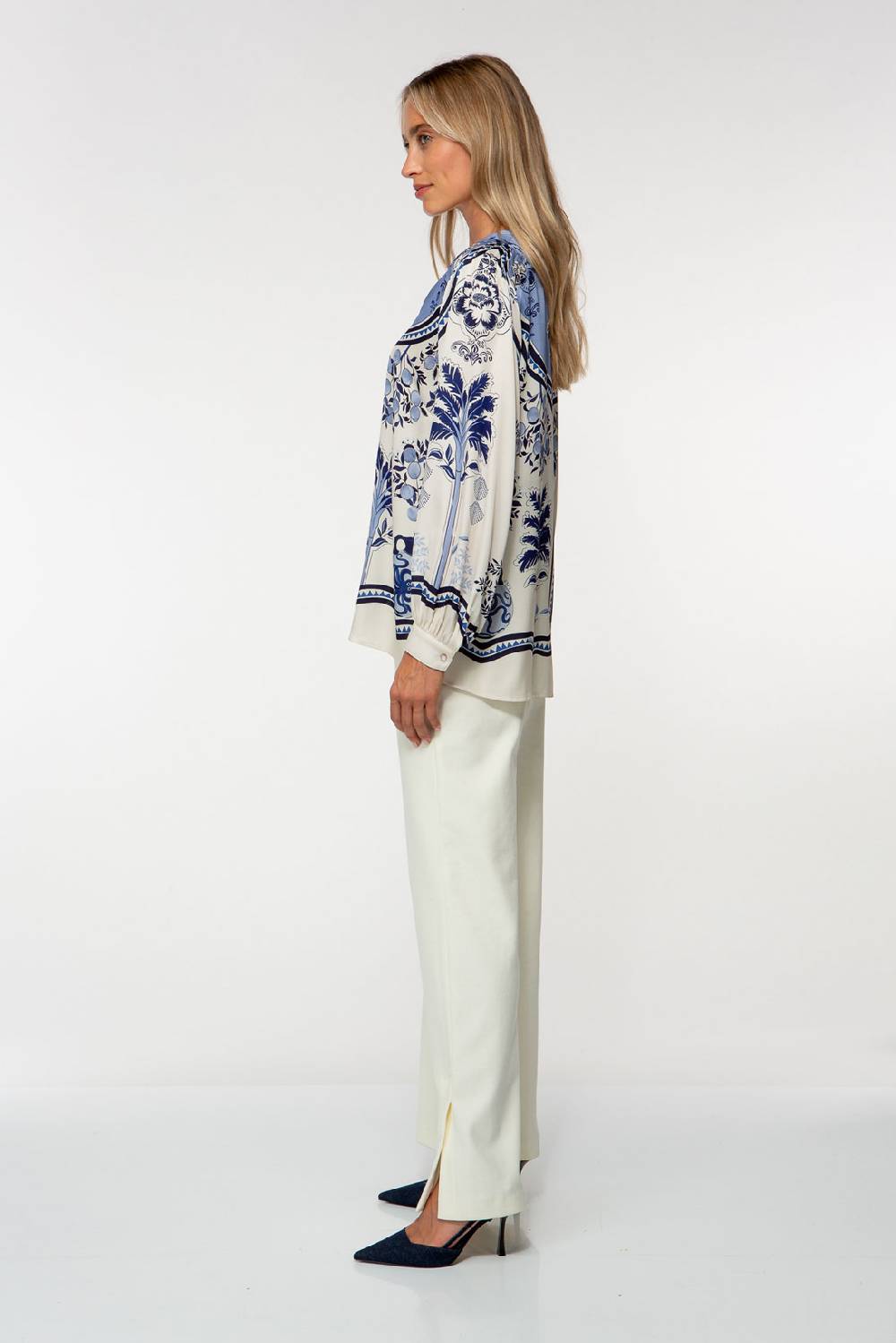 IVI GmbH ORIENTAL GARDENS Seidenbluse Sky