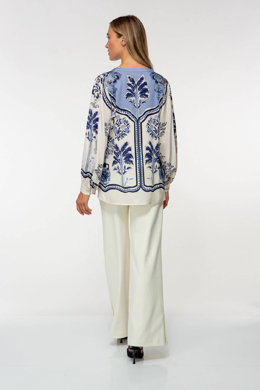 IVI GmbH ORIENTAL GARDENS Seidenbluse Sky