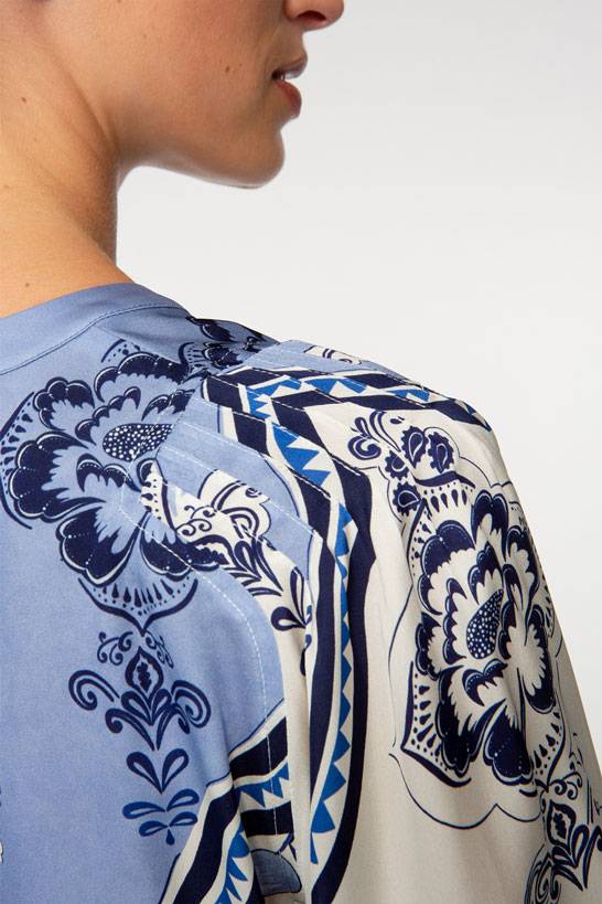 IVI GmbH ORIENTAL GARDENS Seidenbluse Sky