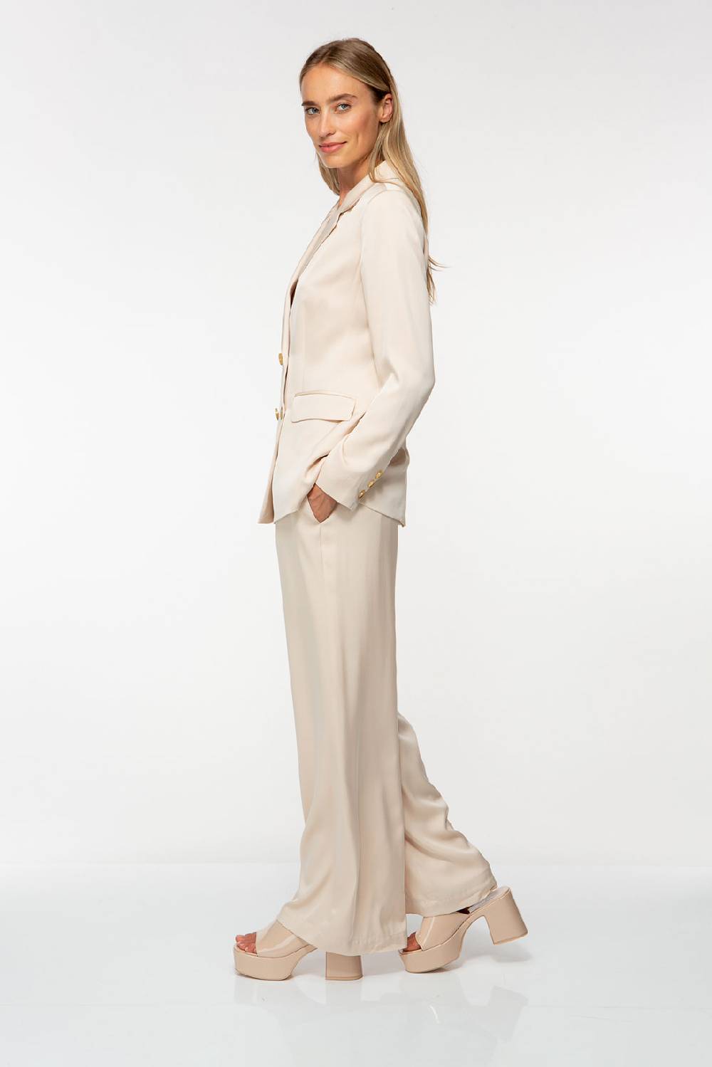 IVI GmbH SOLID SILK Seidenblazer Light Sand