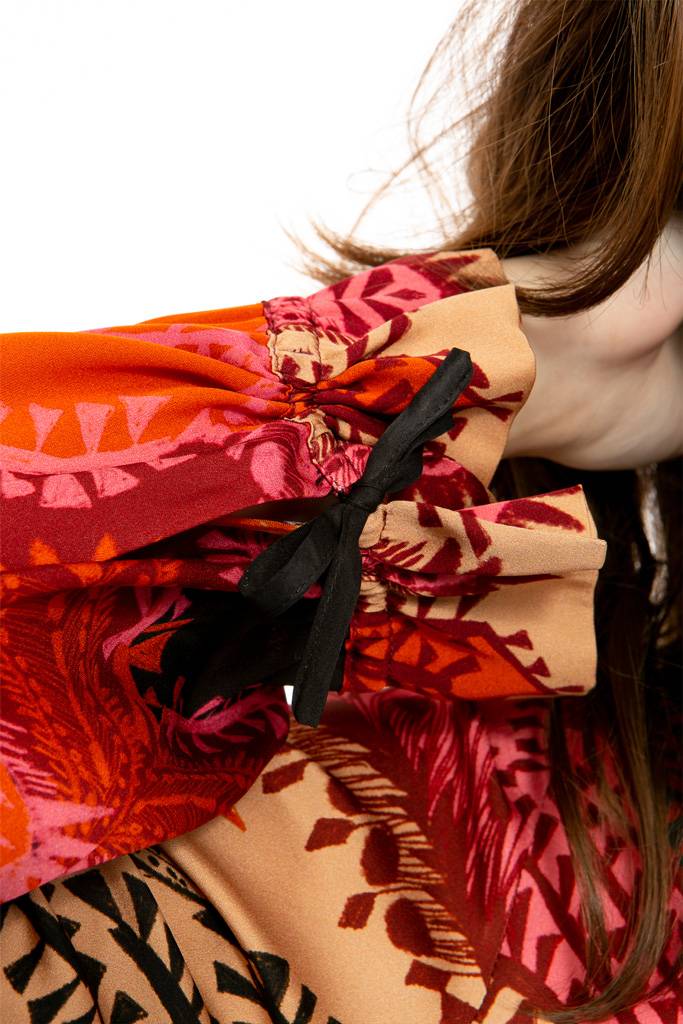 IVI GmbH WILD HERBS Seidenbluse Schwarz