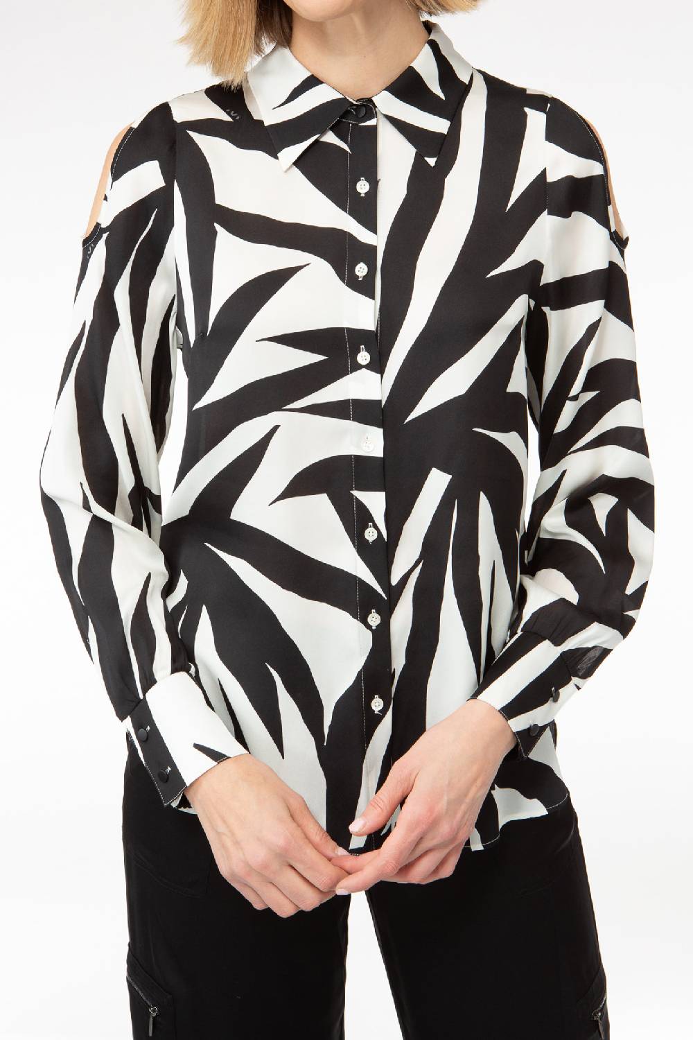 IVI GmbH PALM LEAF BLACK Hemdbluse Aus Seide Mit Cutout Detail