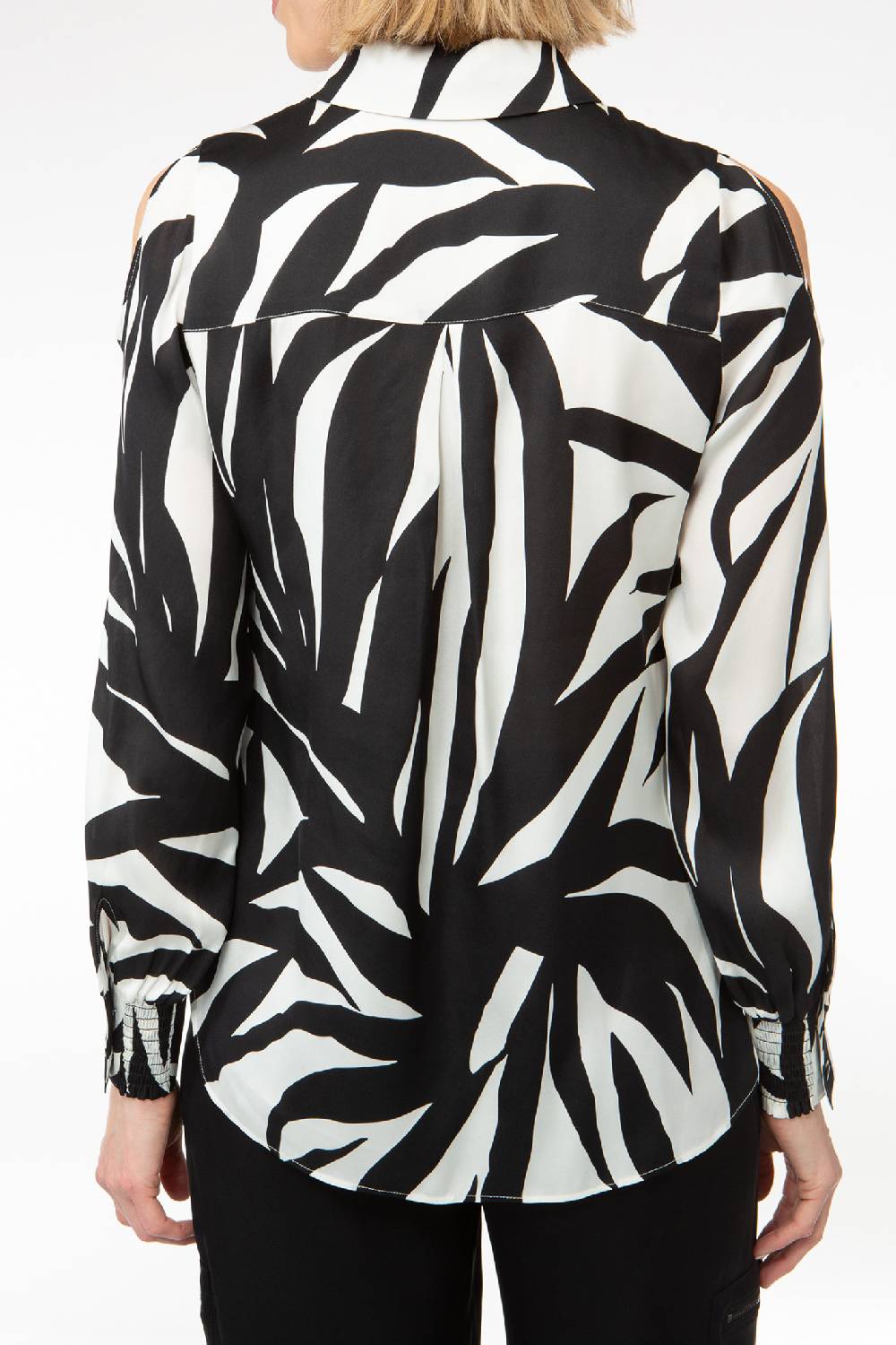 IVI GmbH PALM LEAF BLACK Hemdbluse Aus Seide Mit Cutout Detail