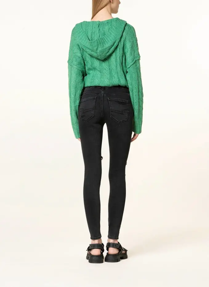 AMERICAN EAGLE Destroyed Jeans