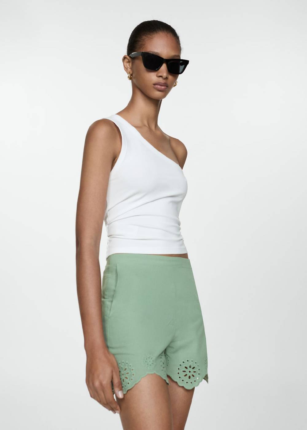Mango Bestickte Lochstrick-Shorts
