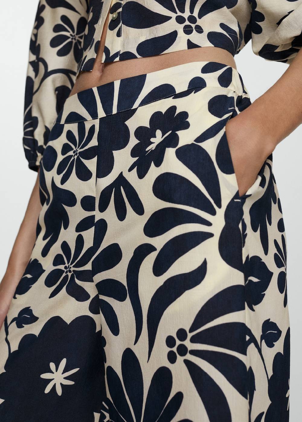 Mango Fließende Hose Mit Blumendruck