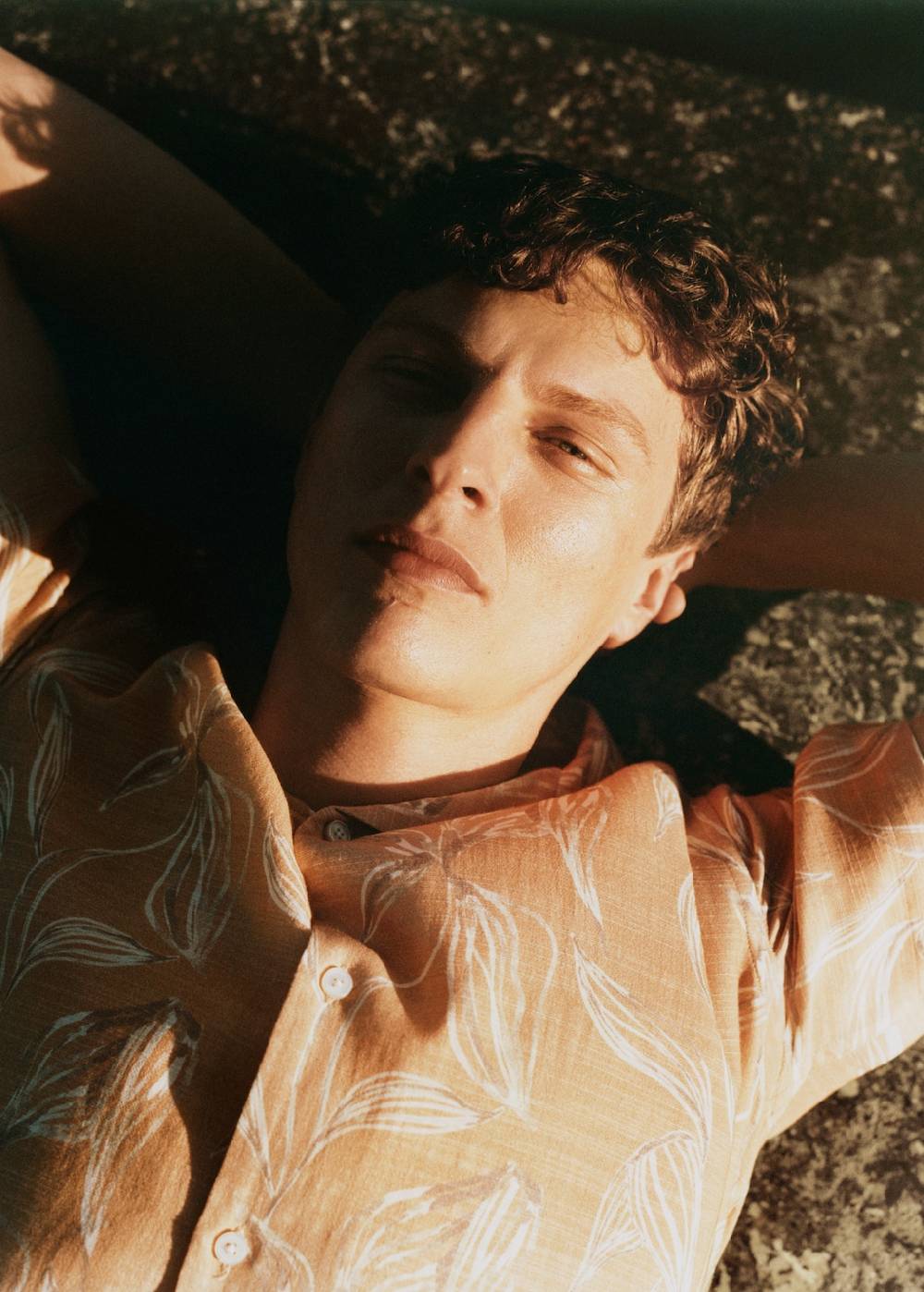 Mango Fließendes Regular-Fit-Printhemd