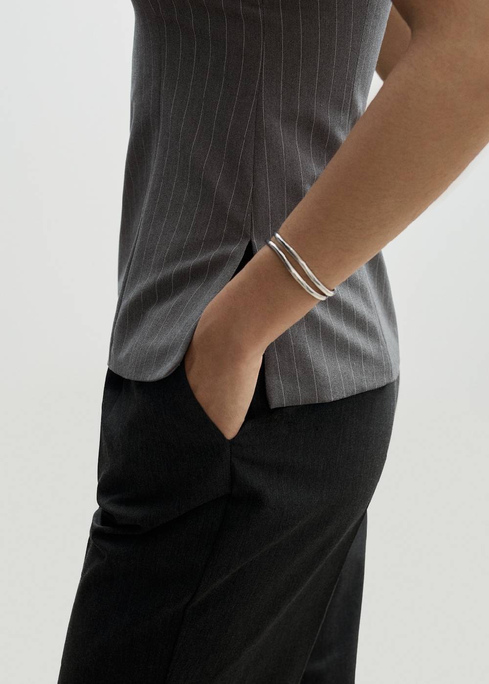 Mango Gerade Bundfaltenhose