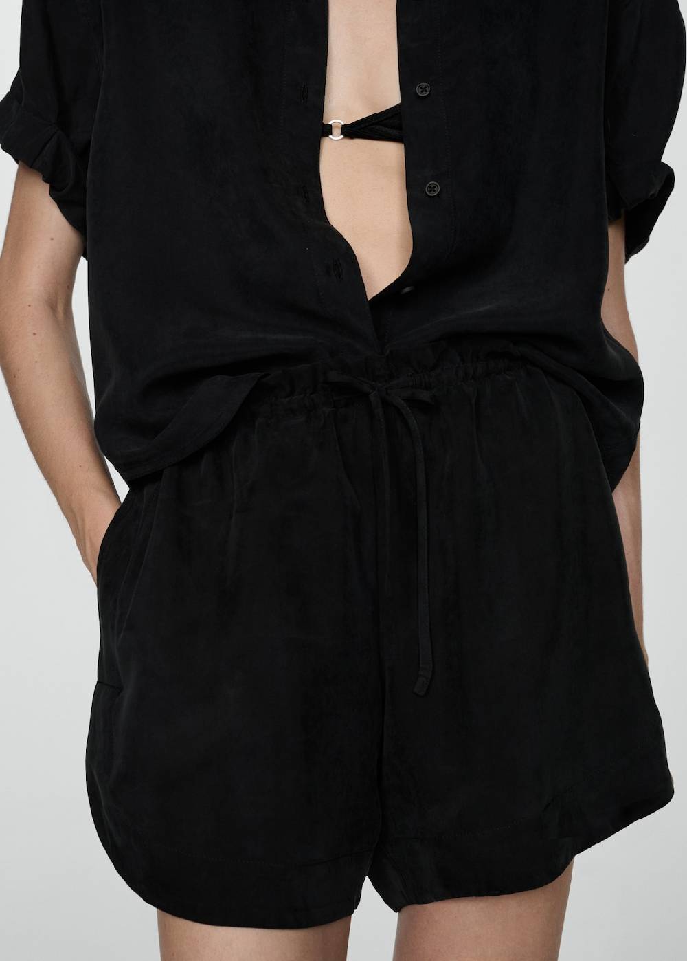 Mango Gerade Cupro-Shorts mit hoher Bundhöhe