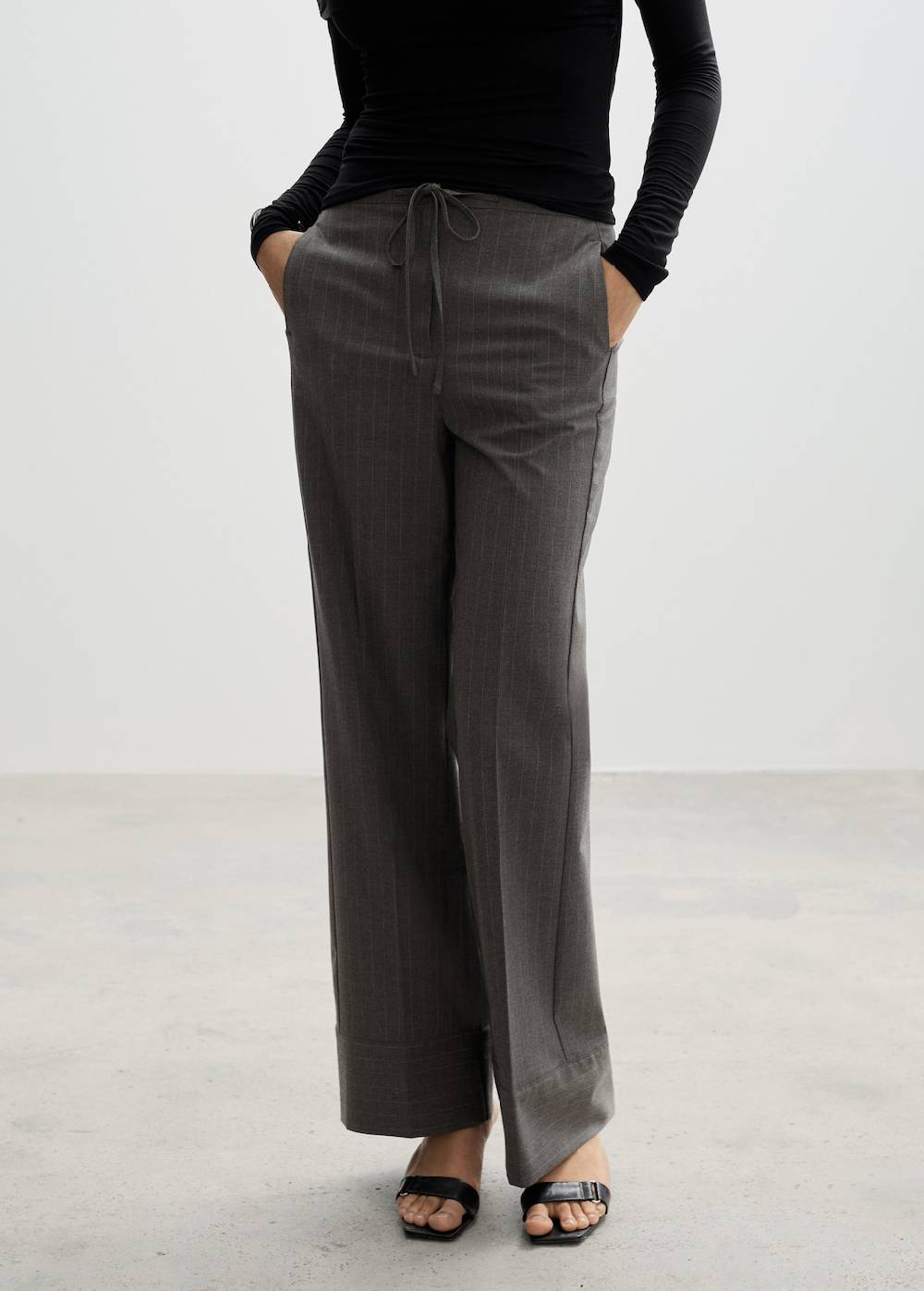 Mango Gerade Nadelstreifenhose