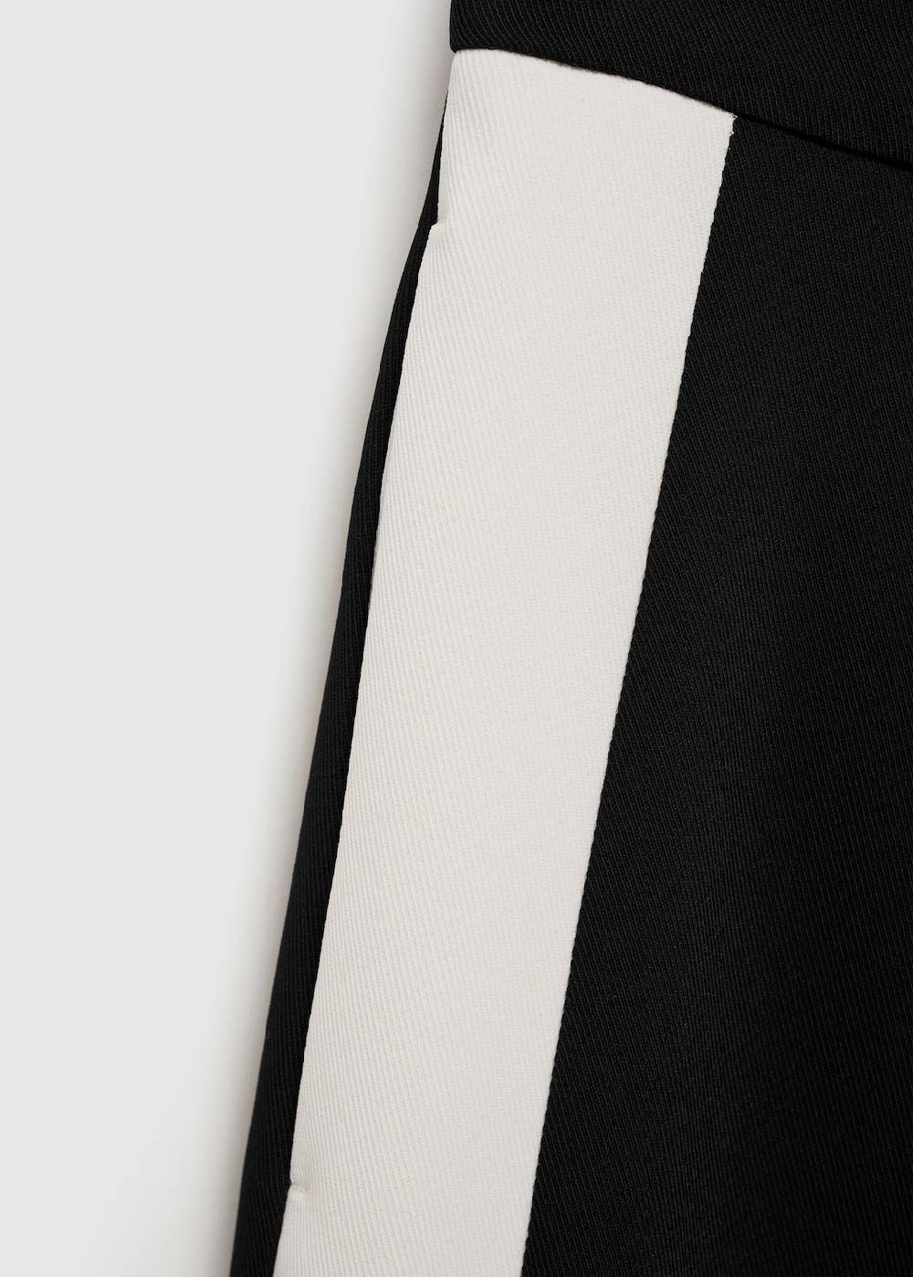 Mango Hose Mit Kontrastrienden Seitenstreifen