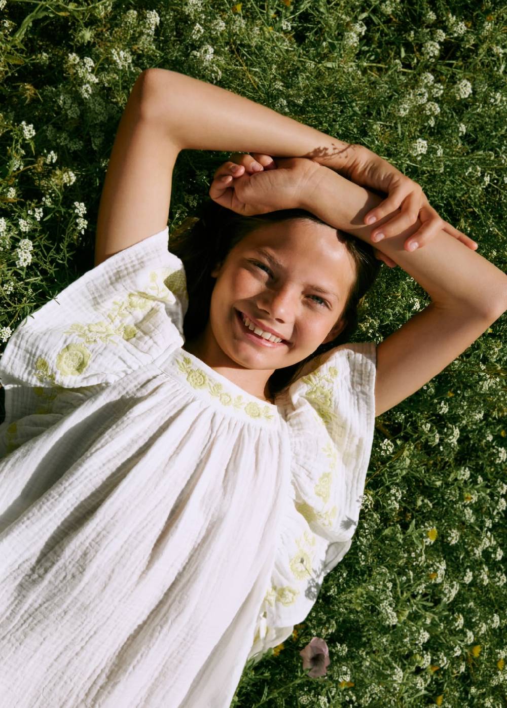 Mango Kleid mit gestickten Details