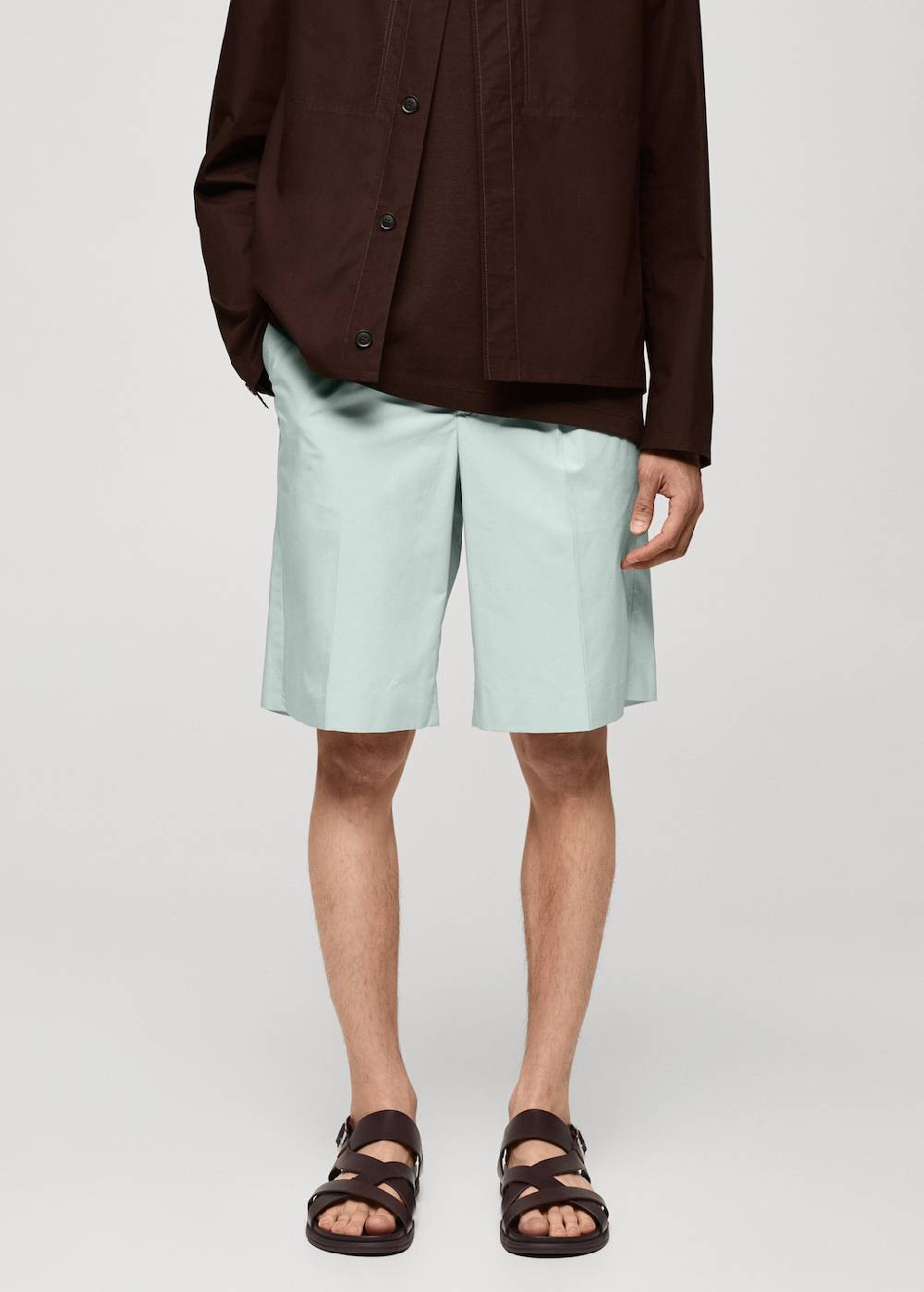Mango Relaxed Fit-Bermudashorts mit Abnähern