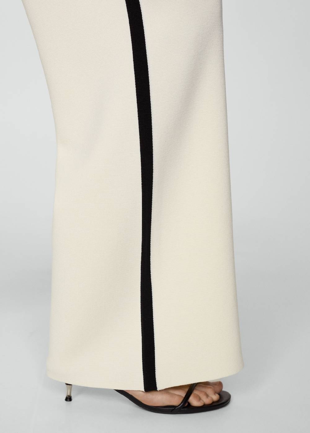 Mango Strickhose Mit Kontrastierenden Seitenstreifen