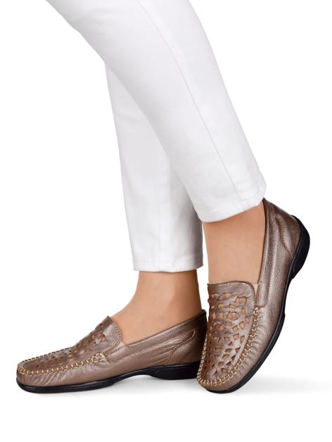 Naturläufer Mokassin Mit Sommerlichen Durchbrüchen Artikelnummer: 1790660