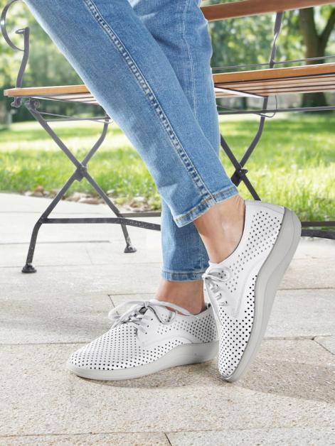 Naturläufer Schnürschuh Mit Perforation Artikelnummer: 1827118