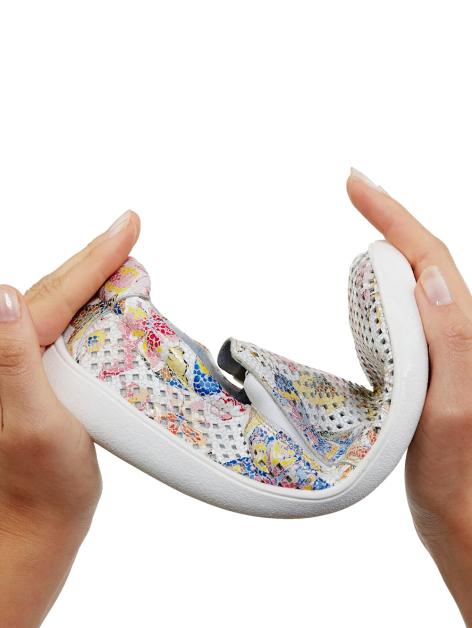 Naturläufer Slipper Mit Sommerlicher Lochung Artikelnummer: 1761560