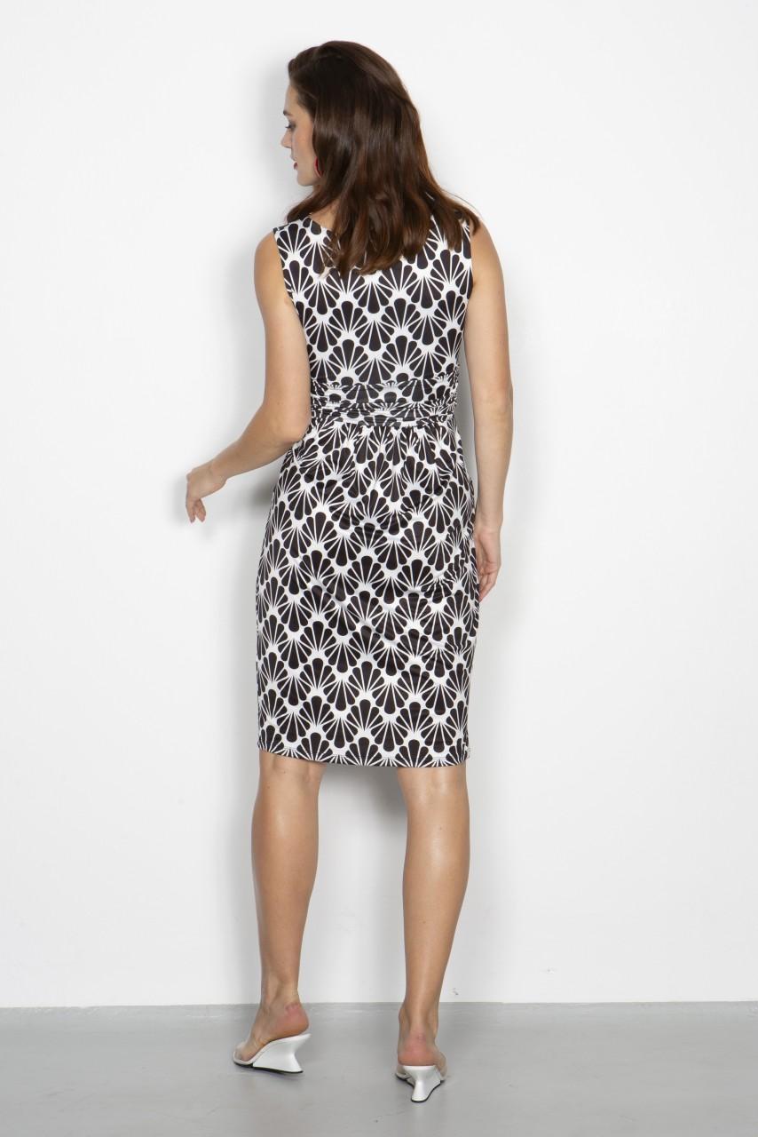 Marivie Focused And Unimpressed Seashell Black Dress