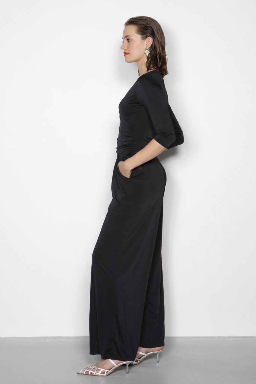 Marivie Jump In Black Jumper