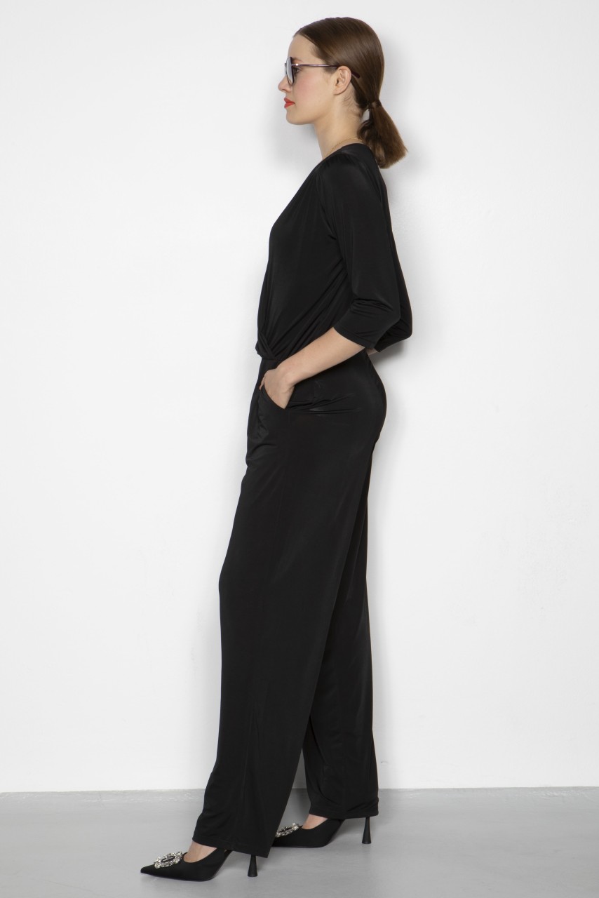 Marivie Jump Out Black Jumper