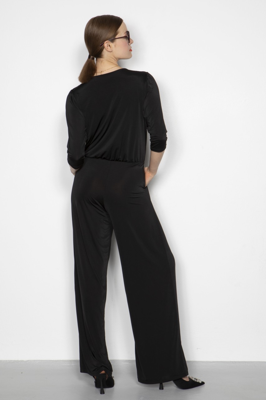 Marivie Jump Out Black Jumper