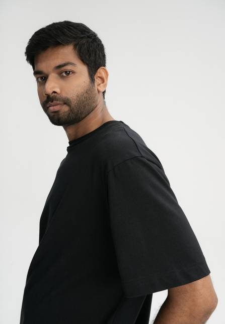 Melawear Oversized T-Shirt Schwer BHAJAN