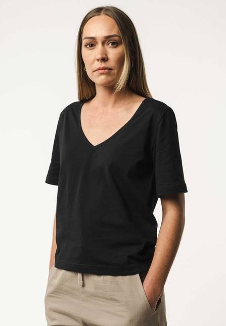 Melawear V-Neck T-Shirt LALI Bundle