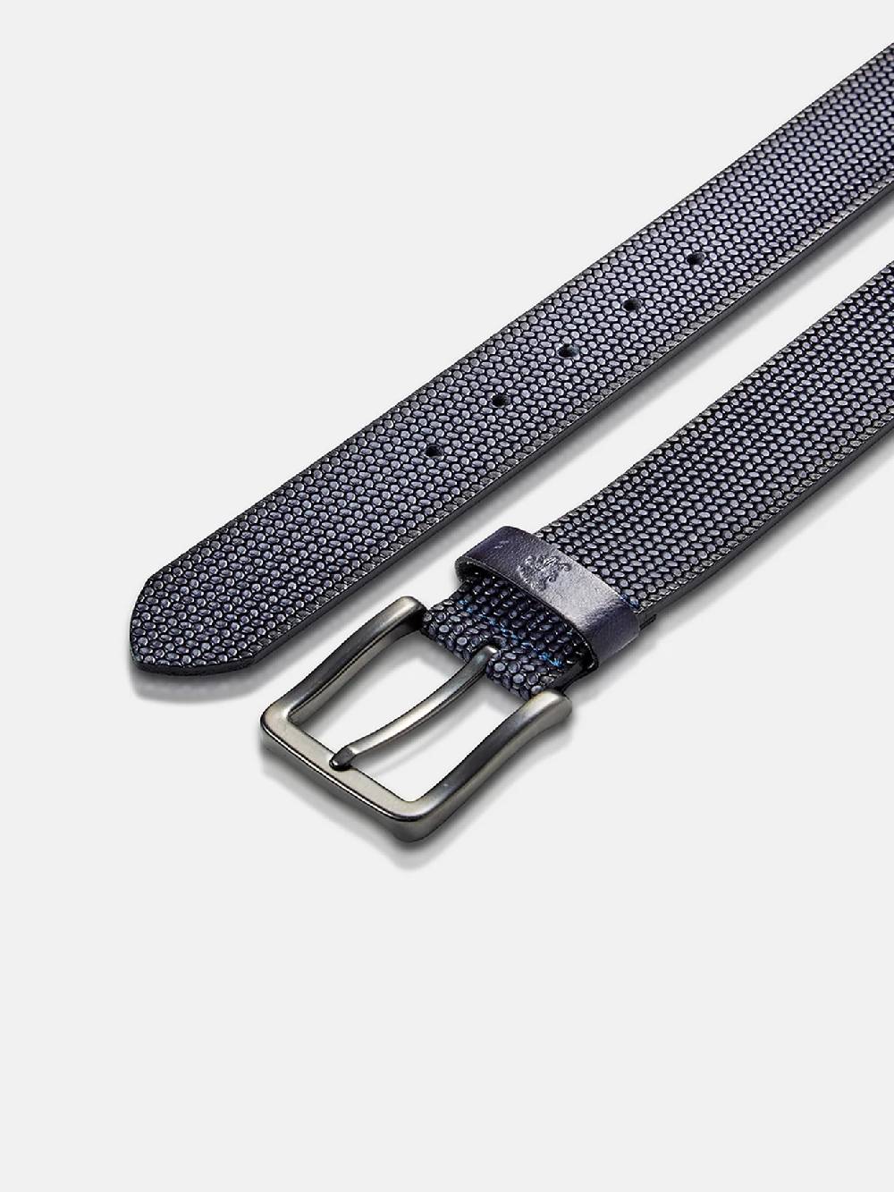 Lerros 5003009 RIEM *LEWIS* VAN BUFFELLEER MET RELIËF (485 CLASSIC NAVY)