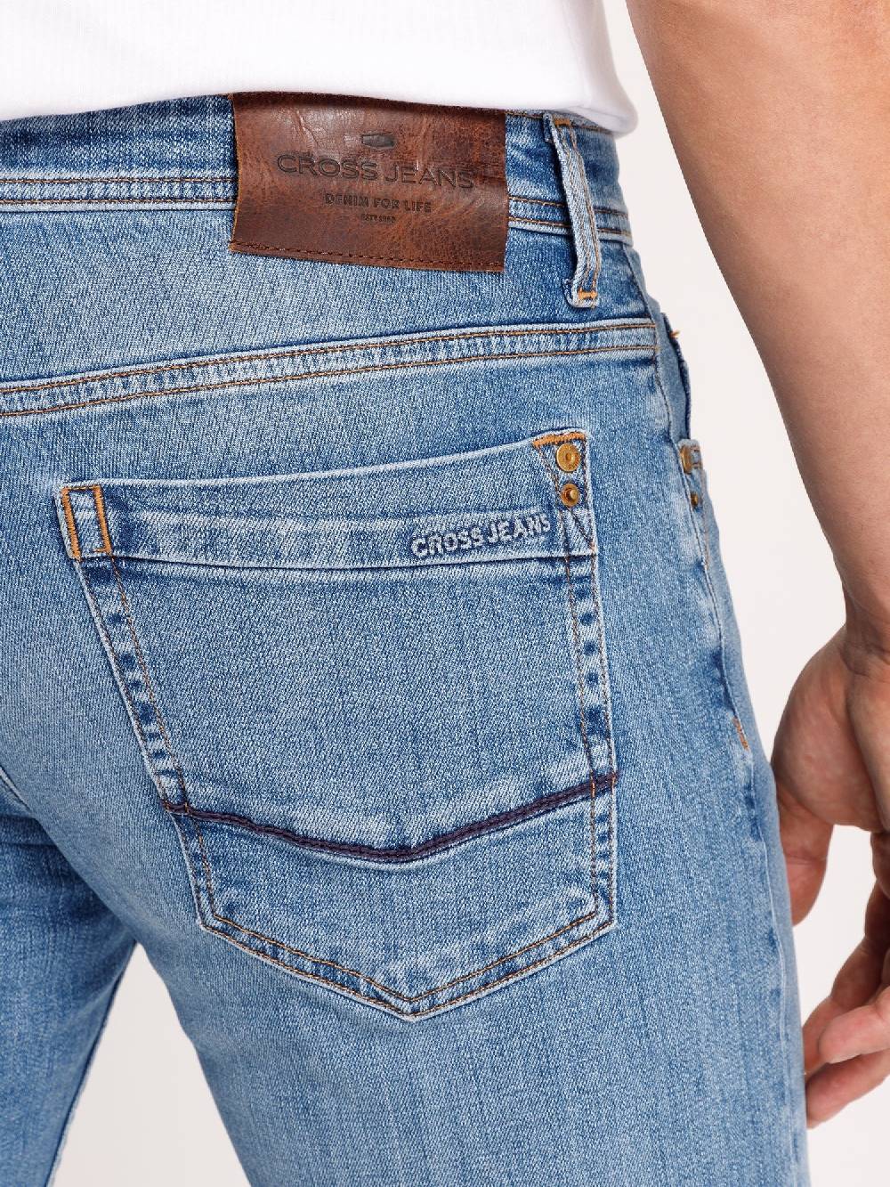 Cross Jeans ANTONIO E 161-107 (504 LIGHT MID BLUE0