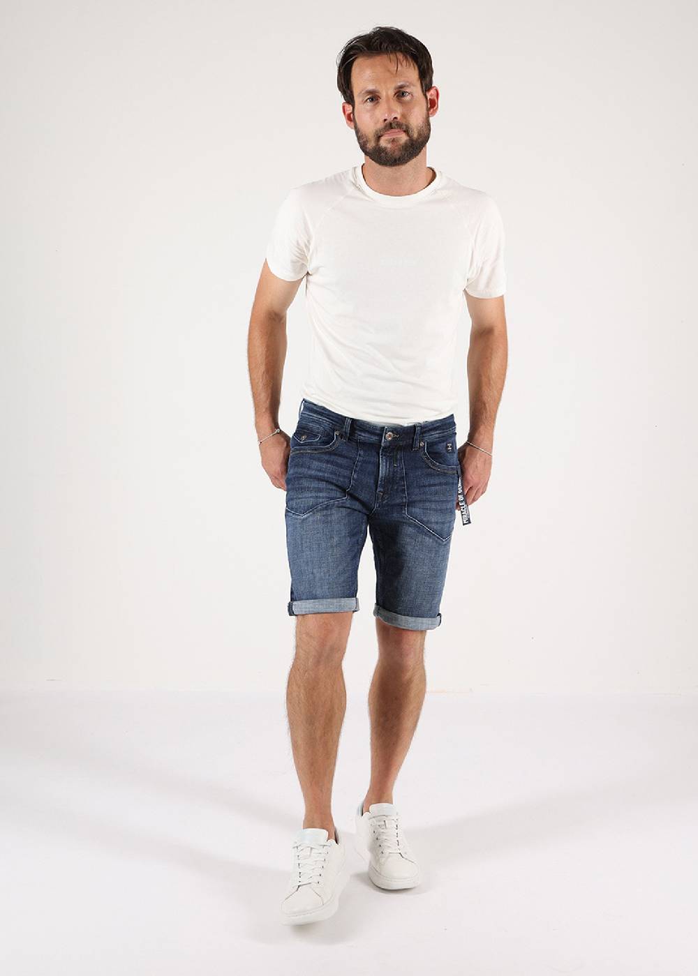 M.O.D JASON SHORT - (2841 Rabbit Blue)