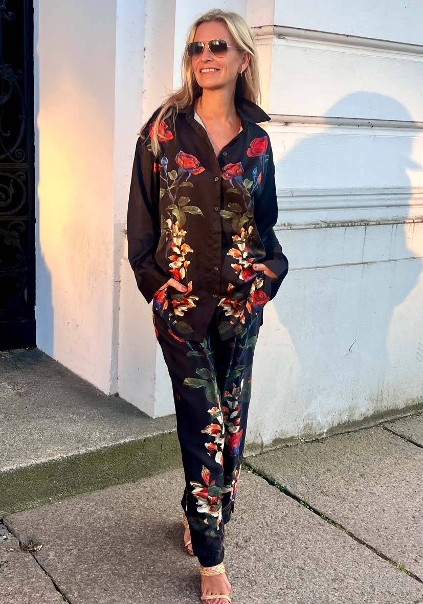 Miss Goodlife Blouse Roses Black