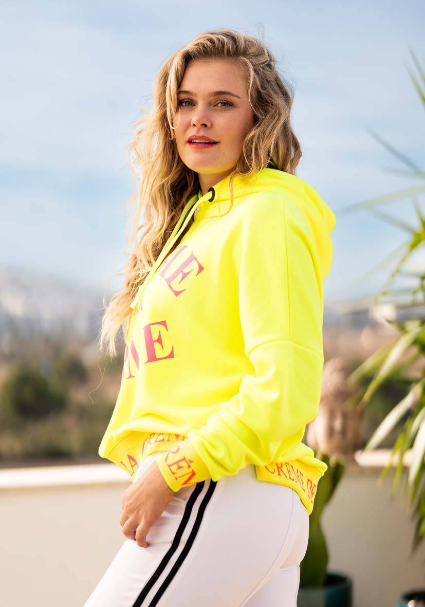 Miss Goodlife Hoodie Crème De La Crème – Neonyellow