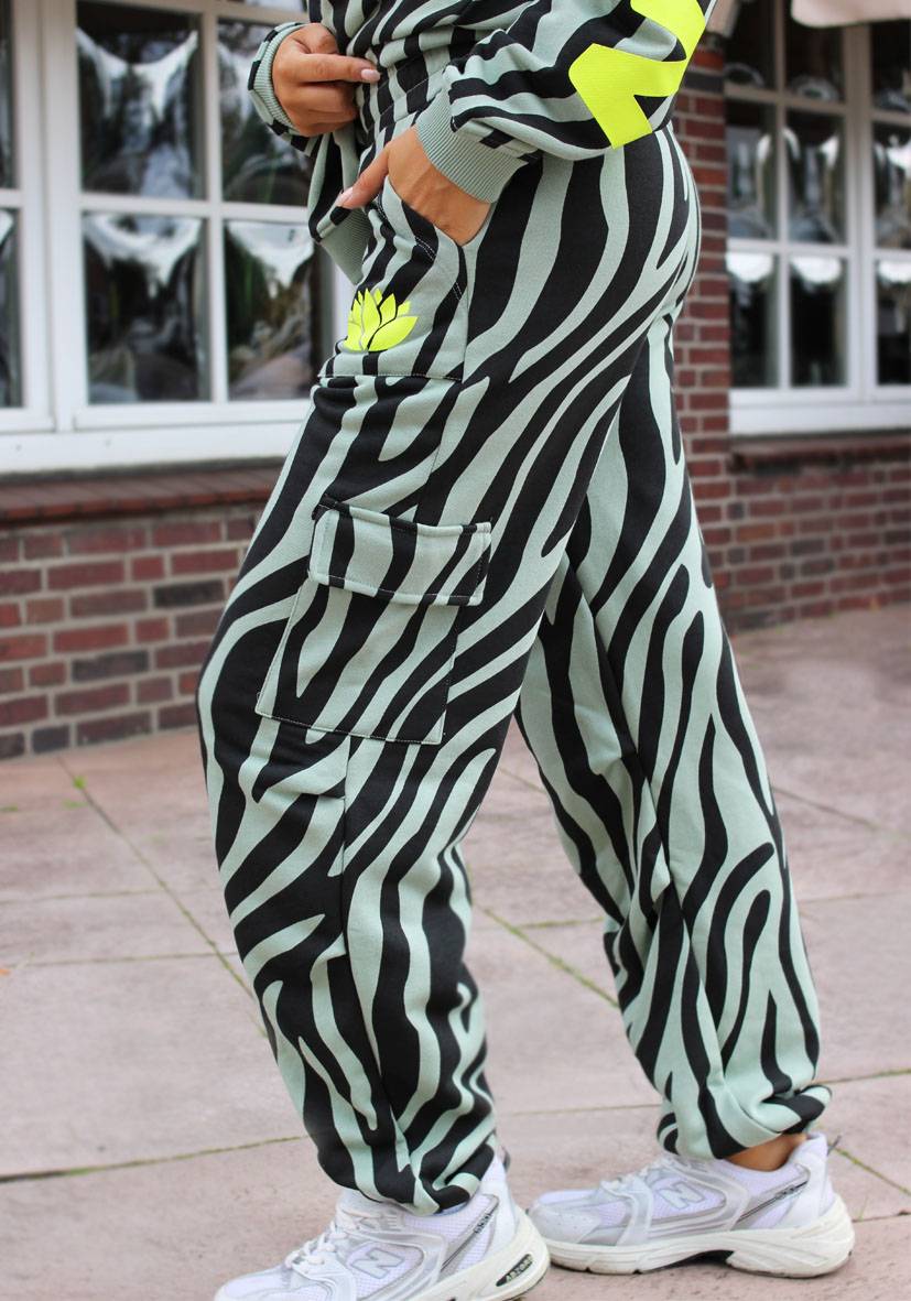 Miss Goodlife Pants Namaste Zebra – Almond