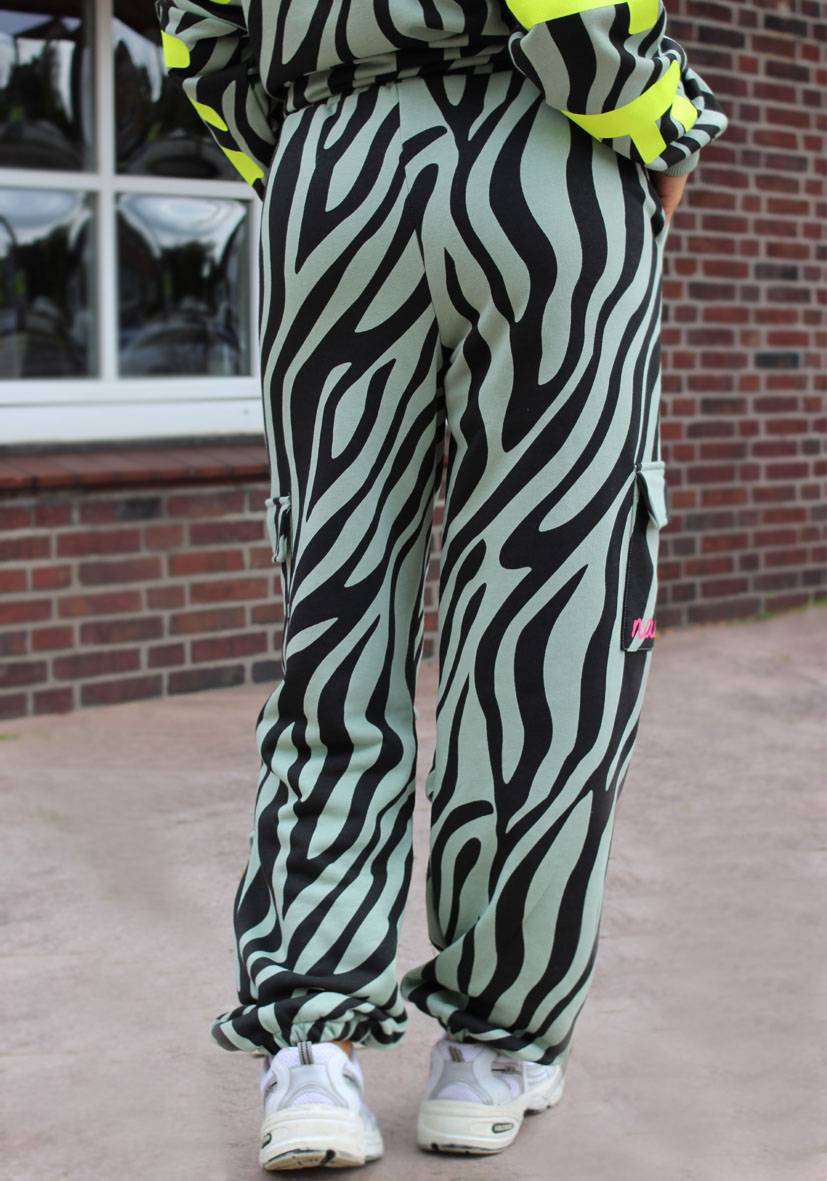 Miss Goodlife Pants Namaste Zebra – Almond